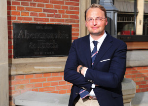 Anwalt Hecht vor Abercrombie & Fitch Anwalt Hecht vor Abercrombie & Fitch